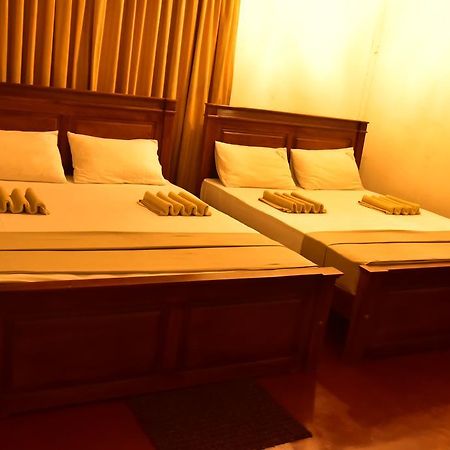 Yoho Mount Waves Hotel Colombo Exterior foto